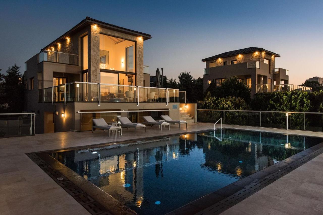 Magnifique Villa Avec Piscine Au Bord De Mer 克拉法吉亚 外观 照片