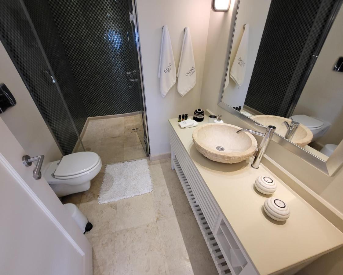 Magnifique Villa Avec Piscine Au Bord De Mer 克拉法吉亚 外观 照片