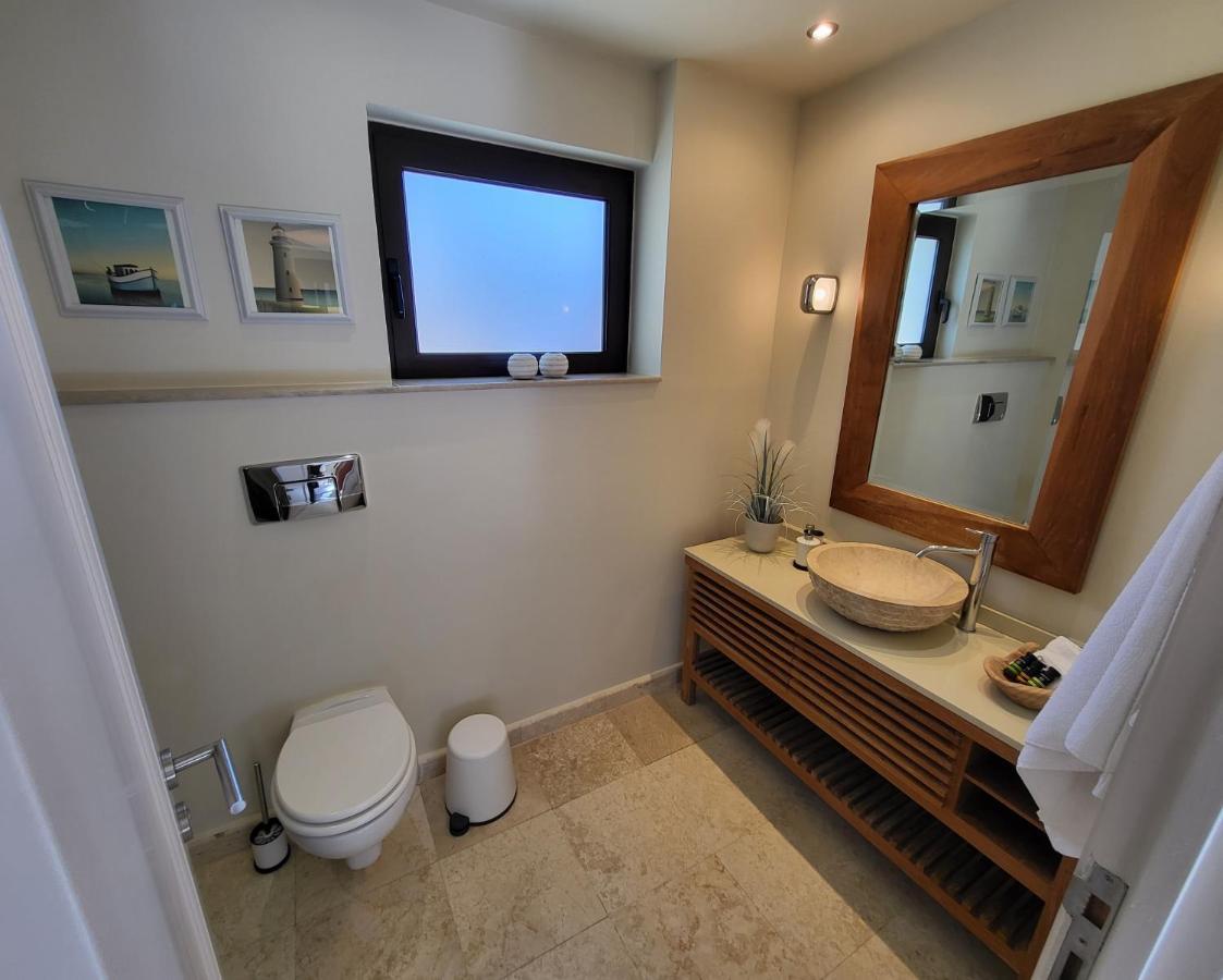 Magnifique Villa Avec Piscine Au Bord De Mer 克拉法吉亚 外观 照片